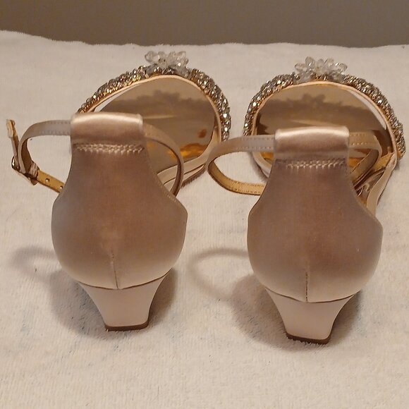 BADGLEY MISCHKA JEWELED FLATS w/STRAP like new, & in box - Picture 2 of 7